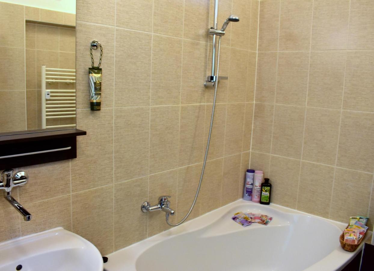 Wellness Apartments Florenc ปราก ภายนอก รูปภาพ