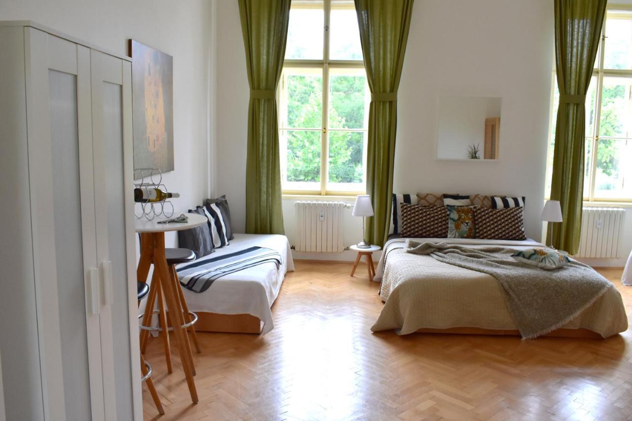 Wellness Apartments Florenc ปราก ภายนอก รูปภาพ